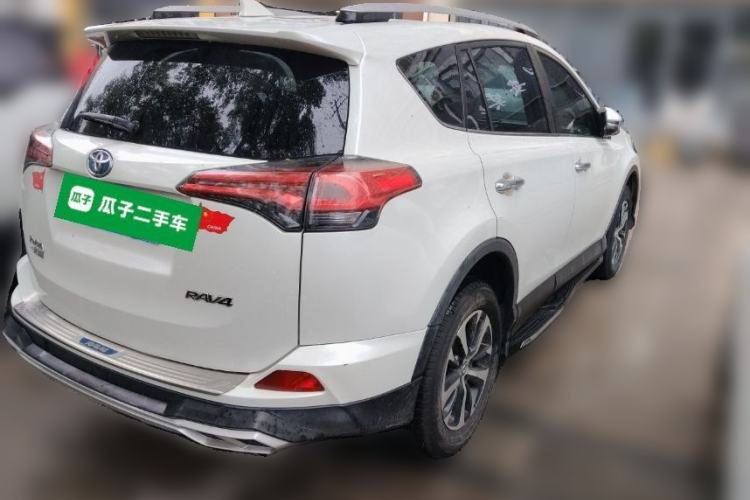 Used Toyota RAV4 2016 2.0L CVT Two-Wheel Drive Fashion Edition China V Standard Rear Right 45 Deg