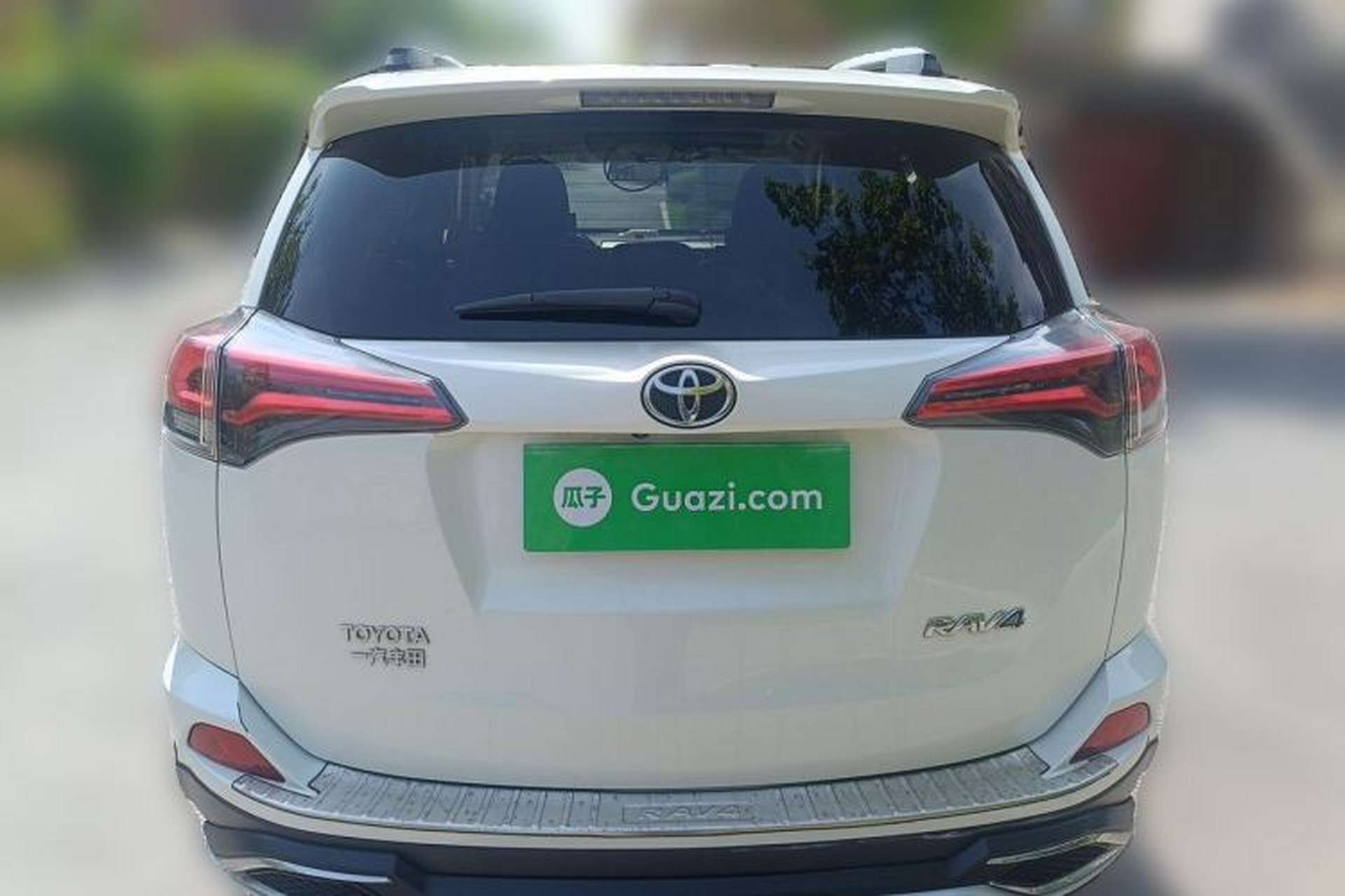 Used Toyota RAV4 2016 2.0L CVT Two-Wheel Drive Fashion Edition China V Standard Rear