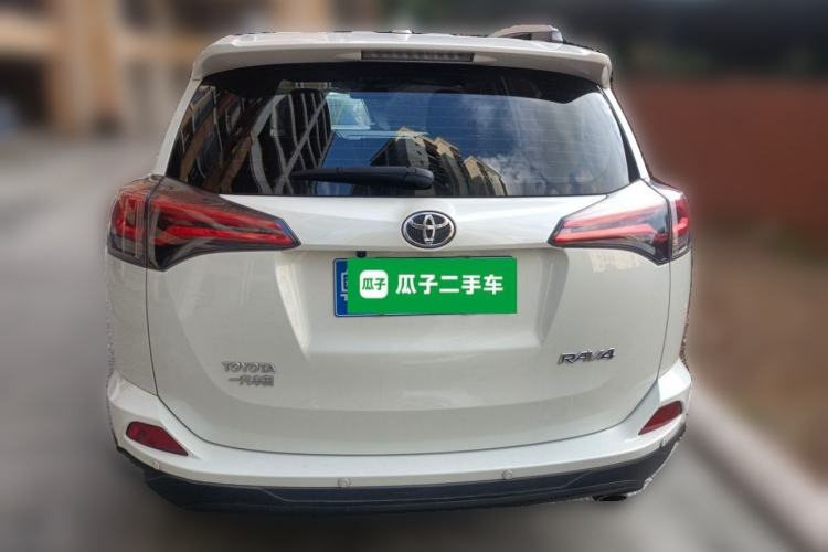 Used Toyota RAV4 2016 2.0L CVT Two-Wheel Drive Urban Edition China V Standard Rear