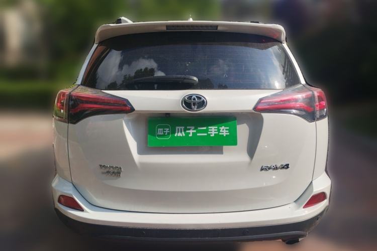 Used Toyota RAV4 2016 2.0L CVT Two-Wheel Drive Urban Edition China V Standard Rear