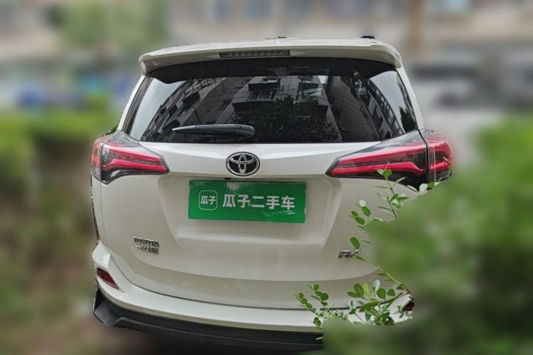 Used Toyota RAV4 2016 2.0L CVT Two-Wheel Drive Smart Edition China V Standard Rear