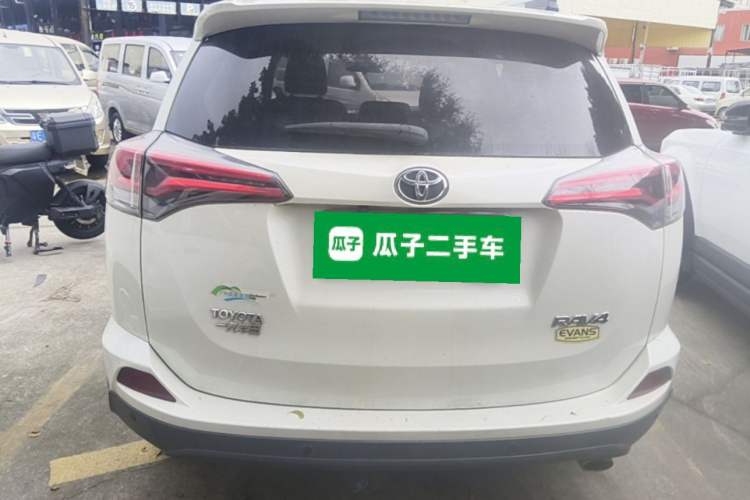 Used Toyota RAV4 2016 2.0L CVT Two-Wheel Drive Urban Edition China V Standard Rear