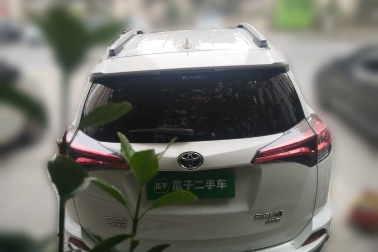 Used Toyota RAV4 2016 2.0L CVT 4x4 New Edition China V Standard Rear