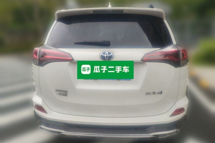 Used Toyota RAV4 2016 2.0L CVT Two-Wheel Drive Fashion Edition China V Standard Rear