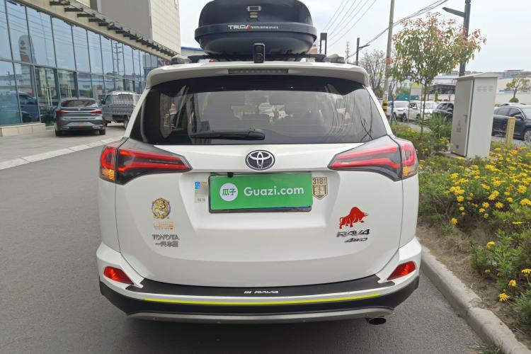 Used Toyota RAV4 2016 2.0L CVT Two-Wheel Drive Urban Edition China V Standard Rear