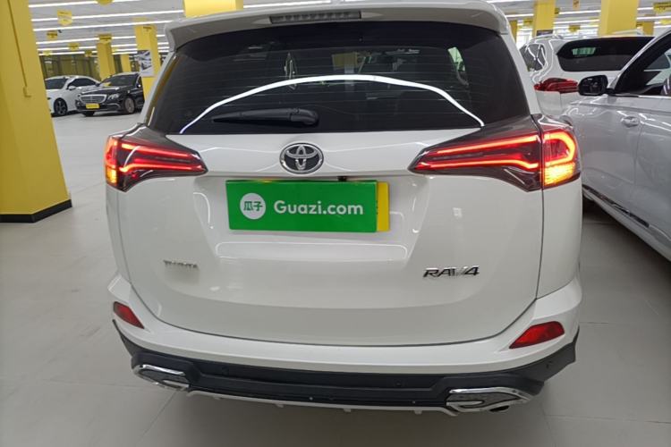 Used Toyota RAV4 2016 2.0L CVT Two-Wheel Drive Urban Edition China V Standard Rear