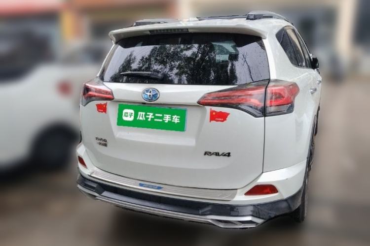 Used Toyota RAV4 2016 2.0L CVT Two-Wheel Drive Fashion Edition China V Standard Rear