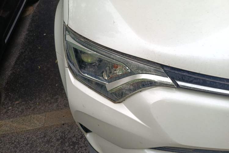 Used Toyota RAV4 2016 2.0L CVT Two-Wheel Drive Urban Edition China V Standard Right Front Headlight