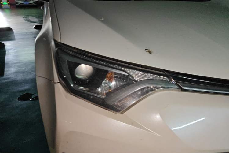Used Toyota RAV4 2016 2.0L CVT Two-Wheel Drive Urban Edition China V Standard Right Front Headlight