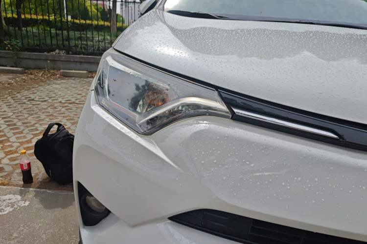 Used Toyota RAV4 2016 2.0L CVT Two-Wheel Drive Comfort Edition China V Standard Right Front Headlight