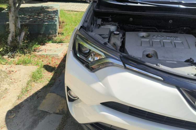 Used Toyota RAV4 2016 2.0L CVT Two-Wheel Drive Smart Edition China V Standard Right Front Headlight