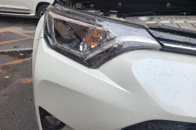 Used Toyota RAV4 2016 2.0L CVT Two-Wheel Drive Comfort Edition China V Standard Right Front Headlight