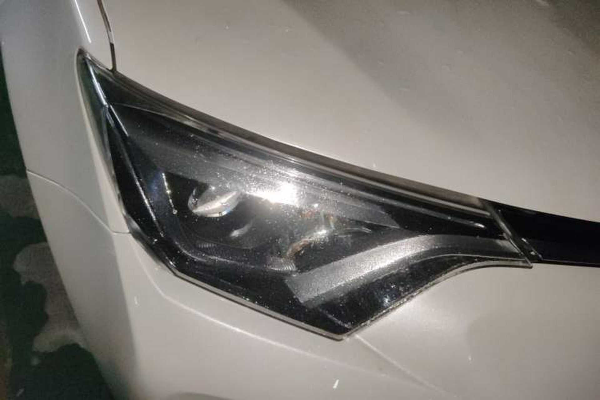 Used Toyota RAV4 2016 2.0L CVT Two-Wheel Drive Smart Edition China V Standard Right Front Headlight