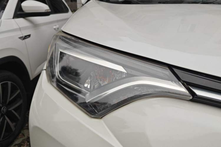 Used Toyota RAV4 2016 2.0L CVT Two-Wheel Drive Smart Edition China V Standard Right Front Headlight
