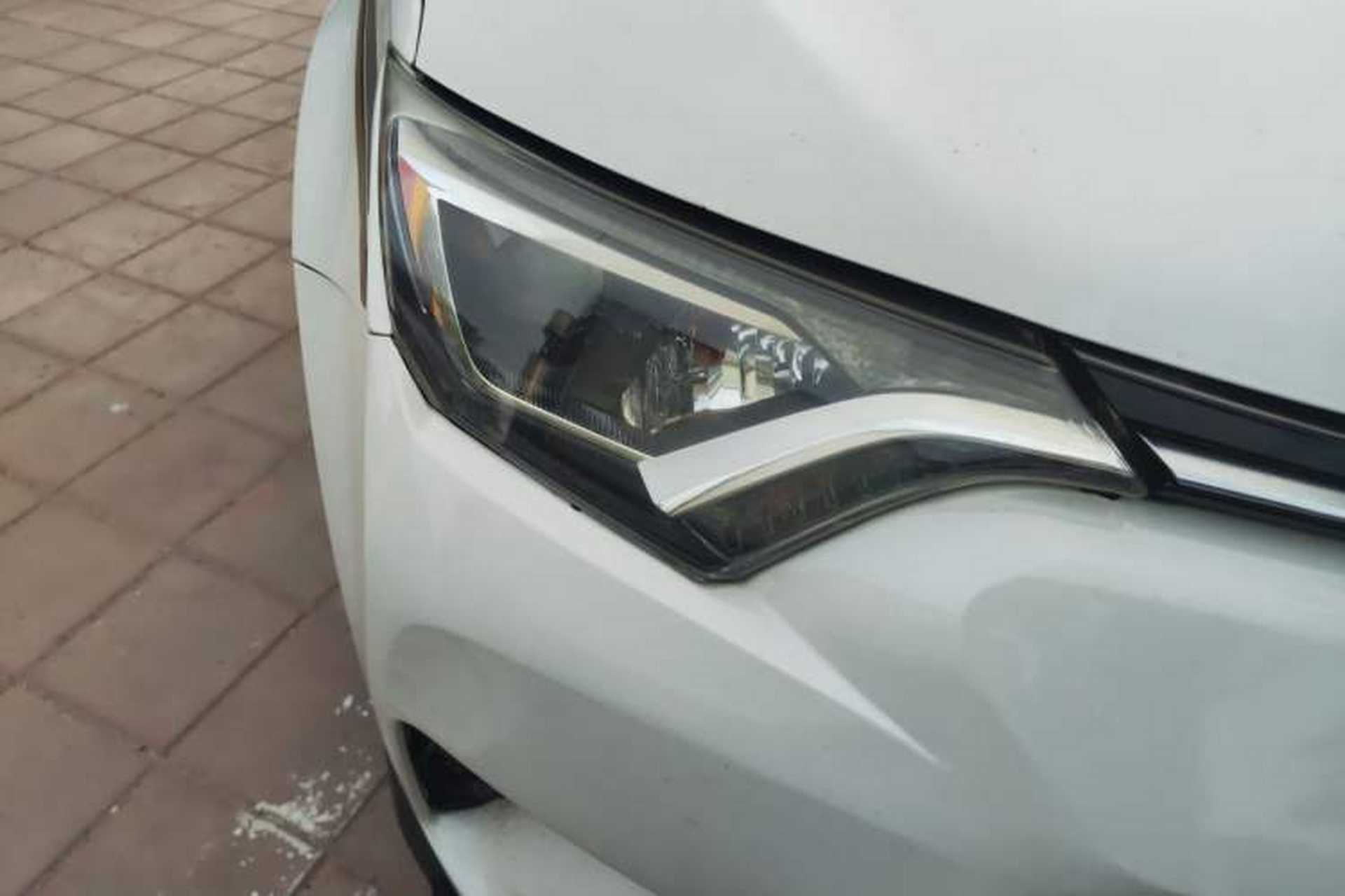 Used Toyota RAV4 2016 2.0L CVT Two-Wheel Drive Fashion Edition China V Standard Right Front Headlight