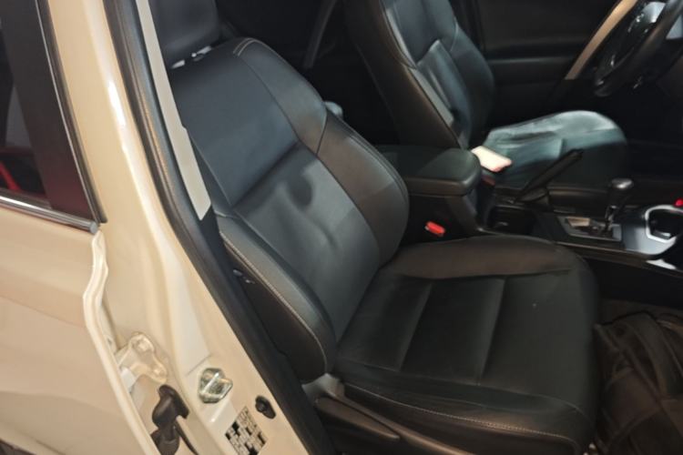 Used Toyota RAV4 2016 2.5L Automatic 4x4 Elite Edition Right Front Seat