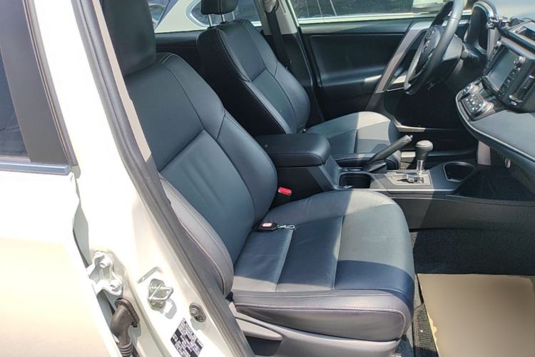 Used Toyota RAV4 2016 2.0L CVT Two-Wheel Drive Smart Edition China V Standard Right Front Seat