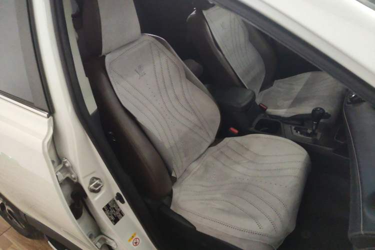 Used Toyota RAV4 2016 2.0L CVT Two-Wheel Drive Comfort Edition China V Standard Right Front Seat