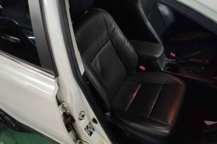 Used Toyota RAV4 2016 2.0L CVT Two-Wheel Drive Urban Edition China V Standard Right Front Seat