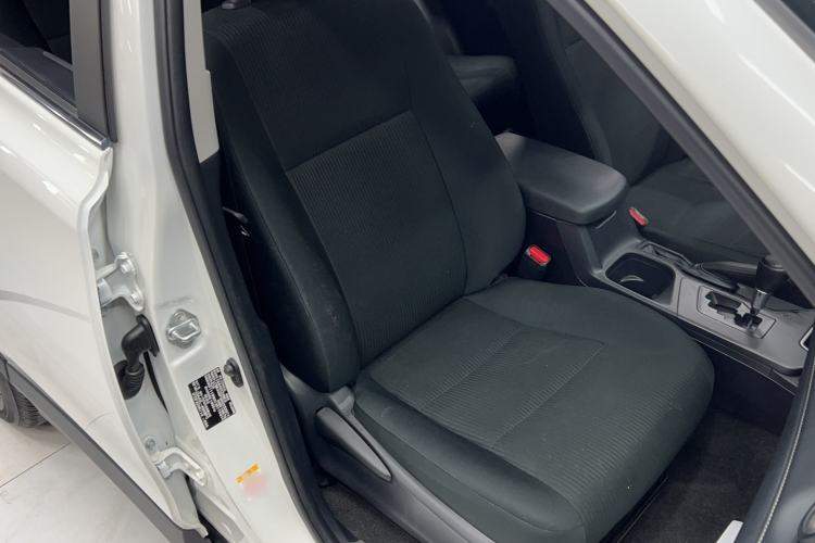 Used Toyota RAV4 2016 2.0L CVT Two-Wheel Drive Comfort Edition China V Standard Right Front Seat