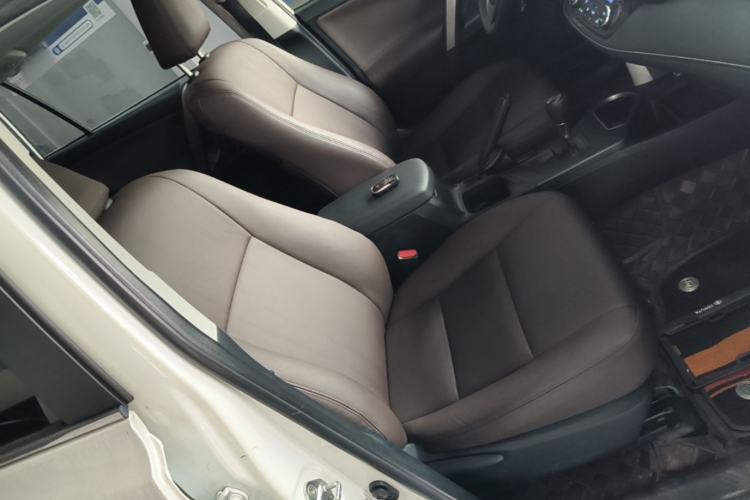 Used Toyota RAV4 2016 2.0L CVT Two-Wheel Drive Fashion Edition China V Standard Right Front Seat