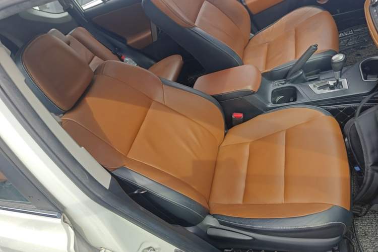 Used Toyota RAV4 2016 2.5L Automatic 4x4 Elite Edition Right Front Seat