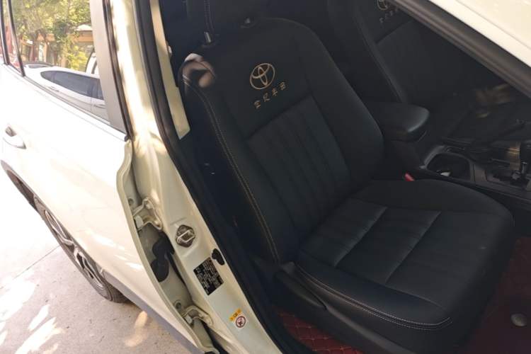 Used Toyota RAV4 2016 2.0L CVT Two-Wheel Drive Comfort Edition China V Standard Right Front Seat