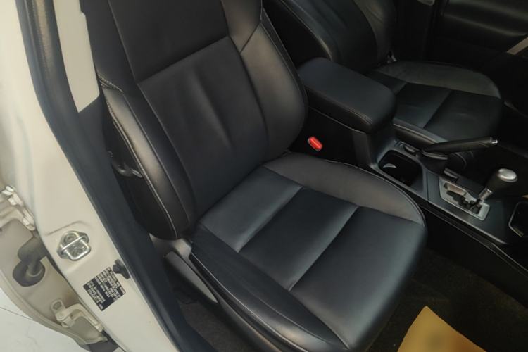 Used Toyota RAV4 2016 2.0L CVT Two-Wheel Drive Smart Edition China V Standard Right Front Seat
