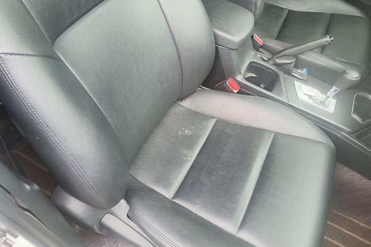 Used Toyota RAV4 2016 2.0L CVT Two-Wheel Drive Urban Edition China V Standard Right Front Seat