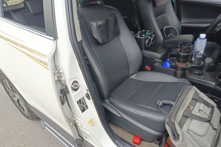 Used Toyota RAV4 2016 2.0L CVT Two-Wheel Drive Urban Edition China V Standard Right Front Seat