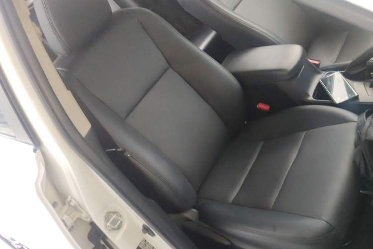 Used Toyota RAV4 2016 2.0L CVT Two-Wheel Drive Urban Edition China V Standard Right Front Seat