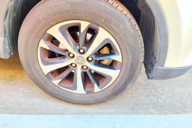 Used Toyota RAV4 2016 2.0L CVT Two-Wheel Drive Urban Edition China V Standard Right Front Wheel Hub