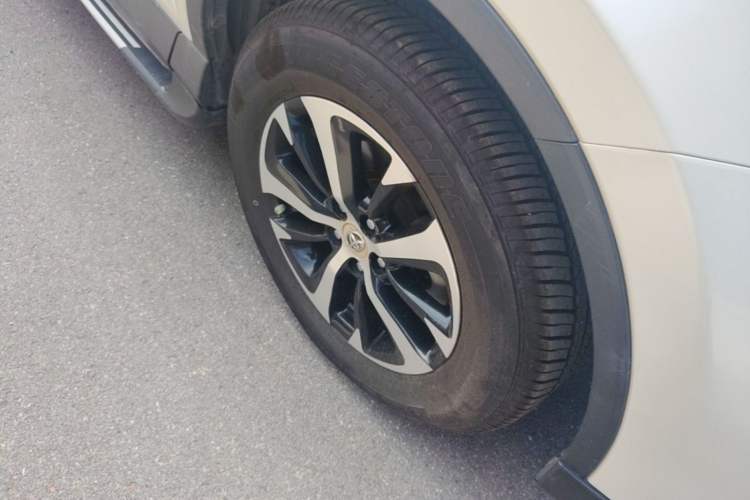 Used Toyota RAV4 2016 2.0L CVT Two-Wheel Drive Fashion Edition China V Standard Right Front Wheel Hub