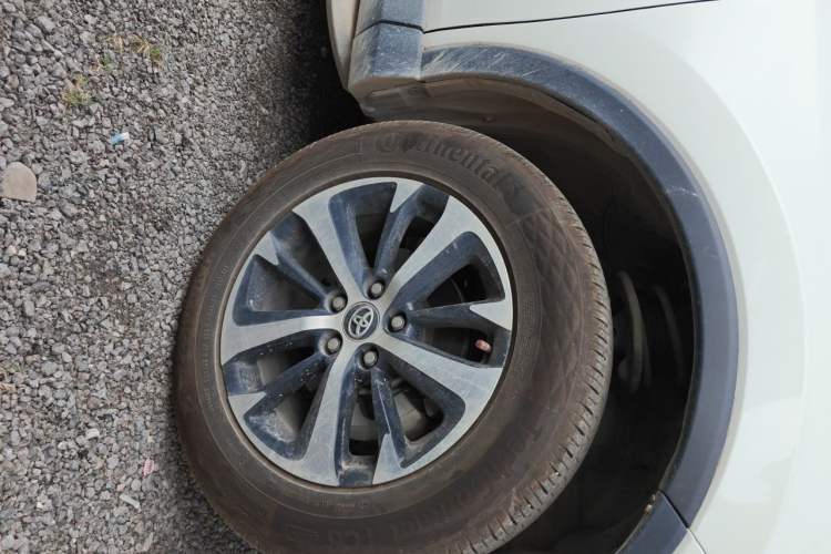 Used Toyota RAV4 2016 2.0L CVT Two-Wheel Drive Smart Edition China V Standard Right Front Wheel Hub