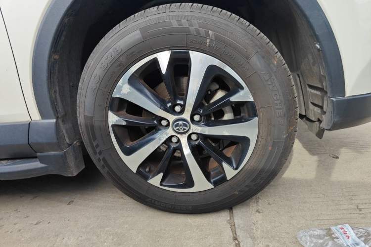Used Toyota RAV4 2016 2.0L CVT 4x4 New Edition China V Standard Right Front Wheel Hub
