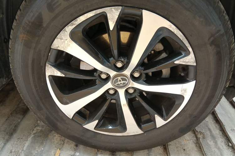 Used Toyota RAV4 2016 2.0L CVT Two-Wheel Drive Urban Edition China V Standard Right Front Wheel Hub