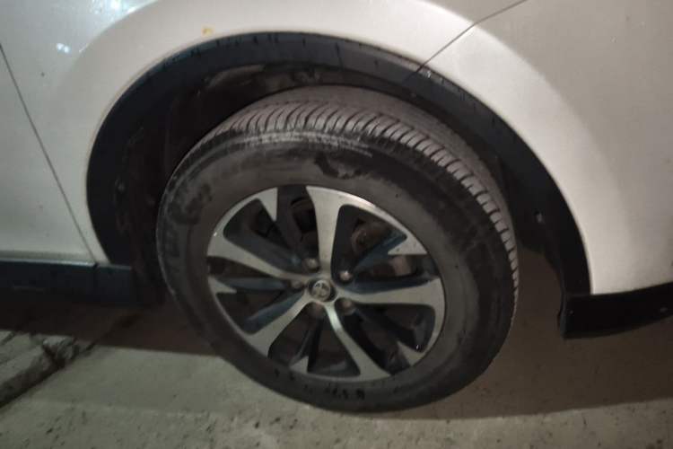 Used Toyota RAV4 2016 2.0L CVT Two-Wheel Drive Fashion Edition China V Standard Right Front Wheel Hub