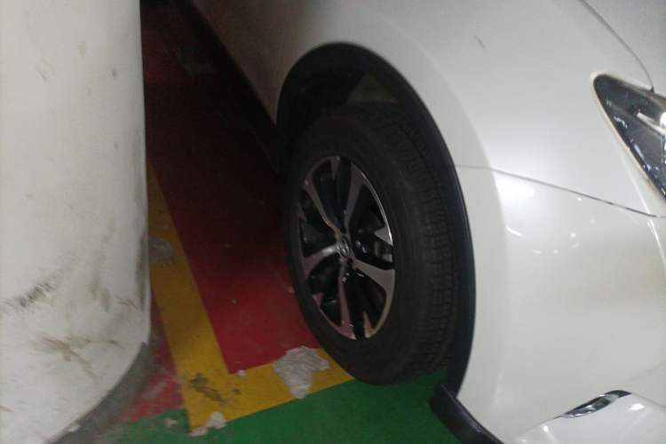 Used Toyota RAV4 2016 2.0L CVT Two-Wheel Drive Smart Edition China V Standard Right Front Wheel Hub