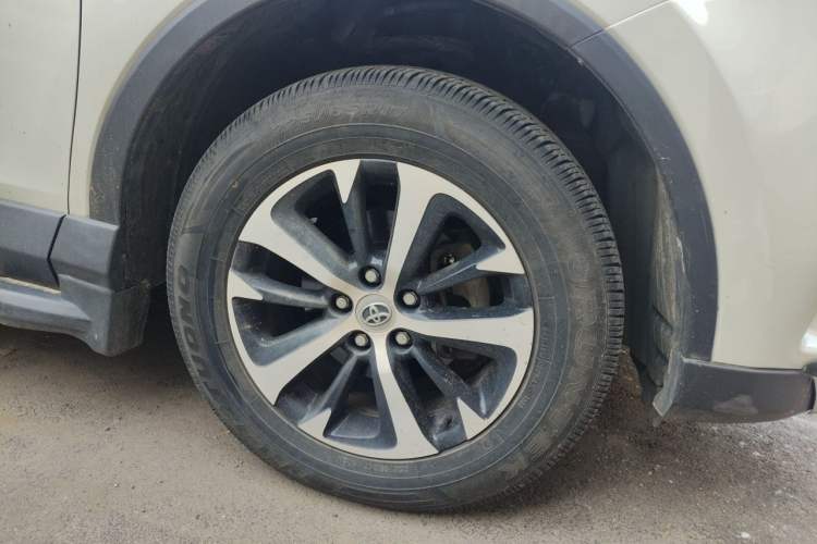 Used Toyota RAV4 2016 2.0L CVT 4x4 New Edition China V Standard Right Front Wheel Hub