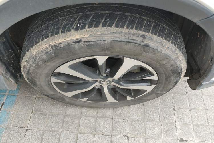 Used Toyota RAV4 2016 2.0L CVT Two-Wheel Drive Fashion Edition China V Standard Right Front Wheel Hub