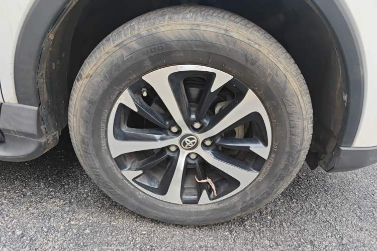 Used Toyota RAV4 2016 2.0L CVT Two-Wheel Drive Fashion Edition China V Standard Right Front Wheel Hub
