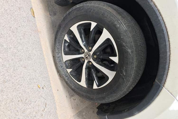 Used Toyota RAV4 2016 2.0L CVT Two-Wheel Drive Smart Edition China V Standard Right Front Wheel Hub