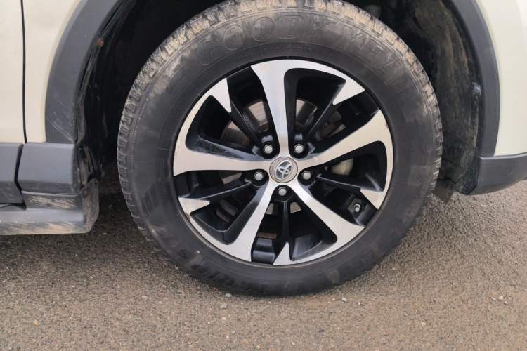 Used Toyota RAV4 2016 2.0L CVT 4x4 New Edition China V Standard Right Front Wheel Hub
