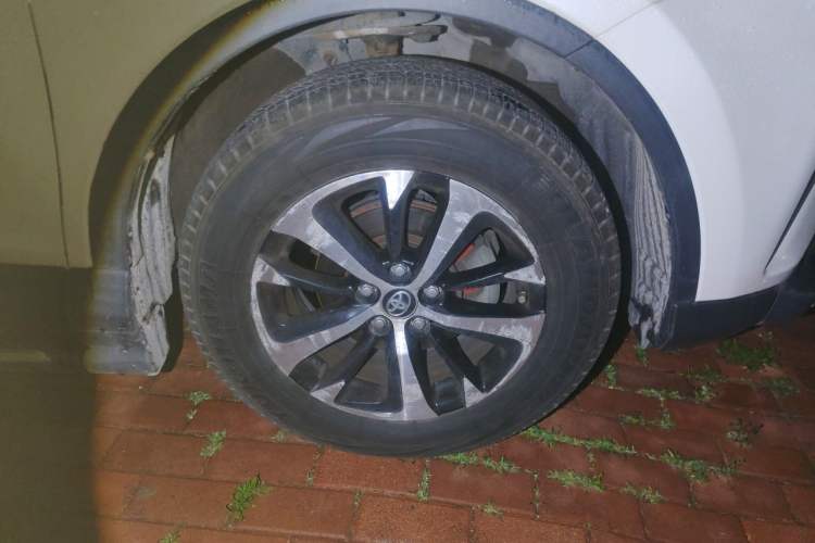 Used Toyota RAV4 2016 2.0L CVT Two-Wheel Drive Fashion Edition China V Standard Right Front Wheel Hub