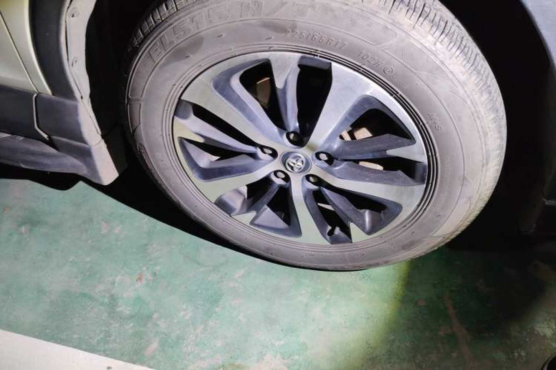 Used Toyota RAV4 2016 2.0L CVT Two-Wheel Drive Fashion Edition China V Standard Right Front Wheel Hub