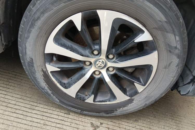 Used Toyota RAV4 2016 2.0L CVT Two-Wheel Drive Comfort Edition China V Standard Right Front Wheel Hub