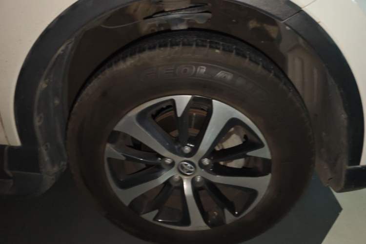 Used Toyota RAV4 2016 2.0L CVT Two-Wheel Drive Fashion Edition China V Standard Right Front Wheel Hub