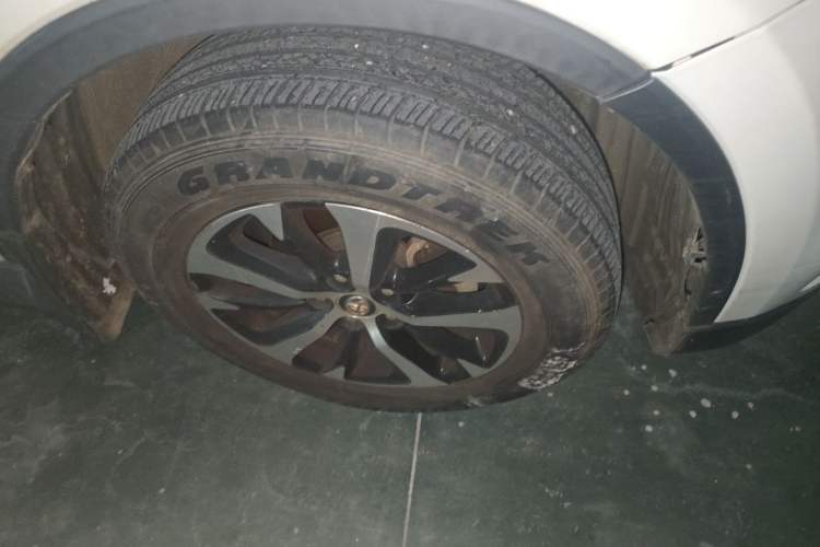 Used Toyota RAV4 2016 2.0L CVT Two-Wheel Drive Fashion Edition China V Standard Right Front Wheel Hub