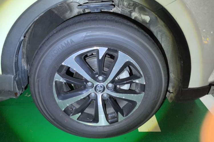 Used Toyota RAV4 2016 2.0L CVT Two-Wheel Drive Smart Edition China V Standard Right Front Wheel Hub