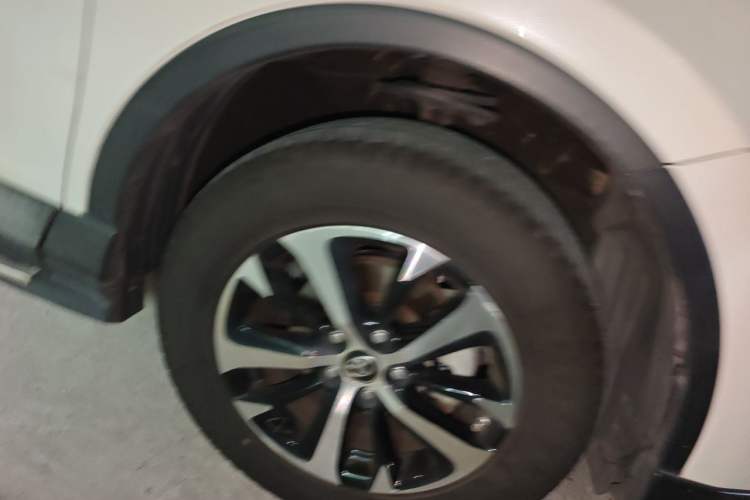 Used Toyota RAV4 2016 2.0L CVT Two-Wheel Drive Fashion Edition China V Standard Right Front Wheel Hub